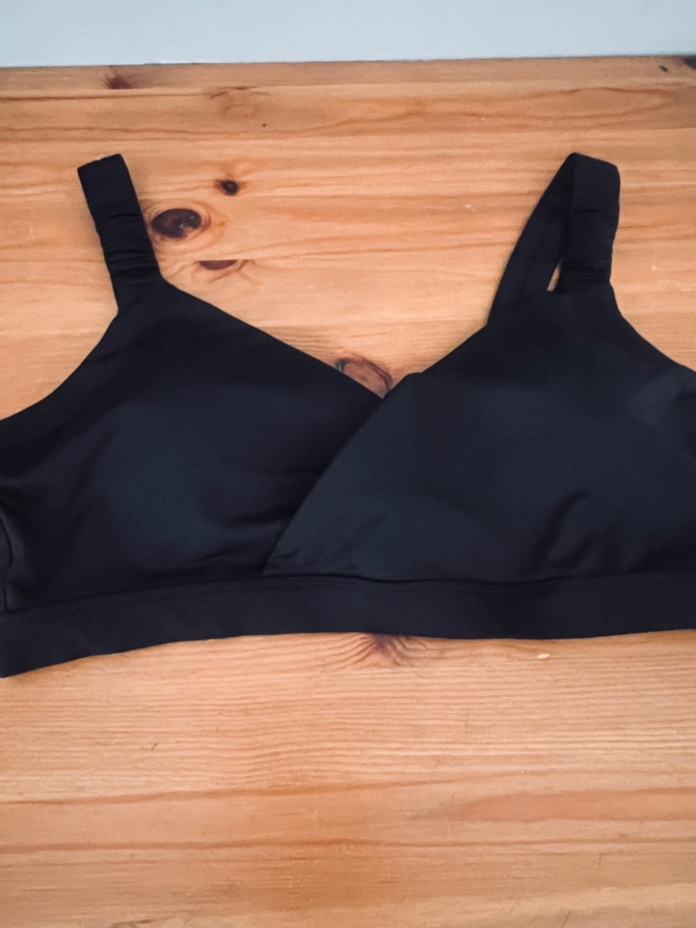 Fabletics Black Wireless Comfort Bralette- Large